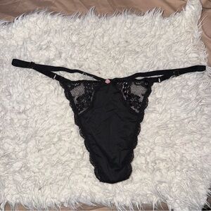 Victoria's Secret Black Lace V-String G-String Panty NWT XL‎